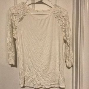 Lace sleeved blouse